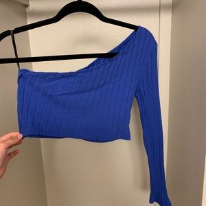 Cropped royal blue shirt
